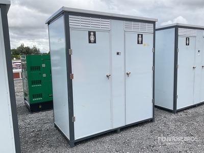 2026 SMPT SMPT-D-L 6 ft 10 in x 3 ft 7 in 2 Person Baño Portatil (Sin Usar) / Portable Toilet (Unused)