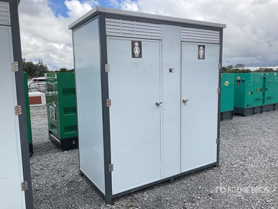 2026 SMPT SMPT-D-L 6 ft 10 in x 3 ft 7 in 2 Person Baño Portatil (Sin Usar) / Portable Toilet (Unused)