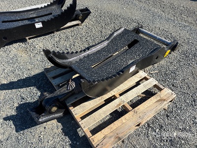 2026 Dynamic Entities 20T-80 52 in Hydraulic Excavator Thumb (Unused)