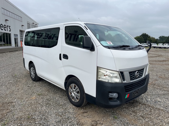 2014 年 Nissan NV350 Caravan Passenger Van