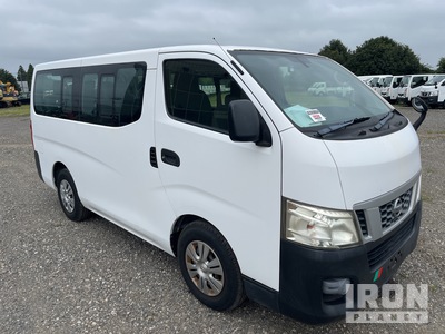 2014 Nissan NV350CARAVAN 10 乗客用バン