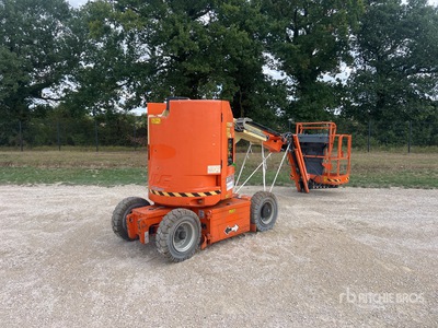 2017 JLG E300 AJP 2WD Electric Nacelle Articulee Articulating Boom Lift