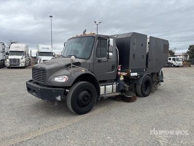 Schwarze Avalanche on 2016 Freightliner M2 106 Sweeper Truck