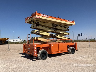 2009 Holland Lift M-250DL27 4x4 Diesel シザーリフト