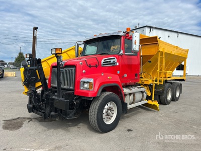 2018 Western Star 4700 SF 6x4 Ciężarówka z rozrzutnikiem