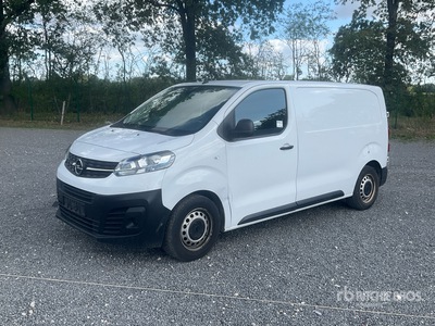 Opel Vivaro 1.5 75 KW KA L2H1 Selection Furgone cargo (Inoperable)