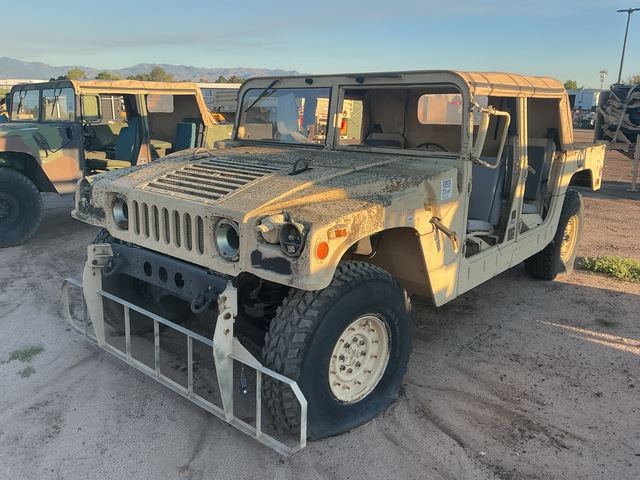 1988 AM General M998 HMMWV 4 Door Soft Top w/Truck Body