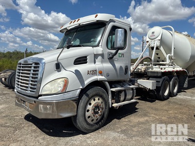 2016 Freightliner PX113064S 6x4 T/A Dagcabine Trekker