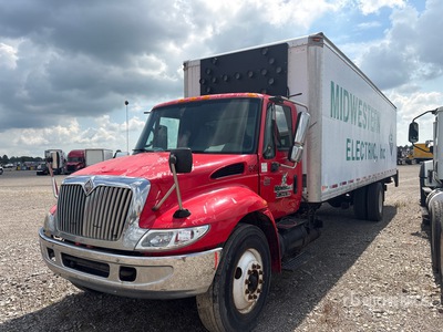 2005 International 4300 4x2 Van Truck