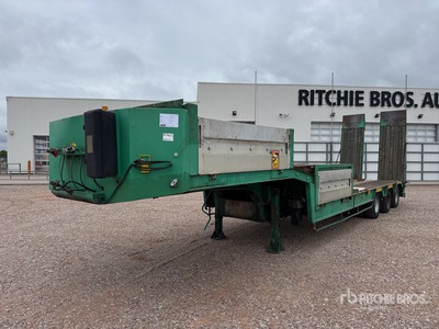 2001 LOUAULT SR3CA540 Tri/A Semi-Remorque Porte-Engins 3 Essieux Lowboy Trailer