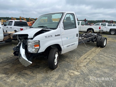 2022 Ford Econoline E450 4x2 Cab and Chassis