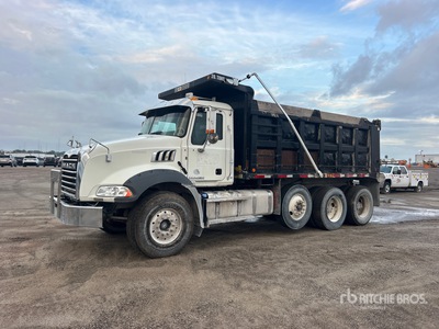 2016 Mack GU813 8x4 を見 Dump Truck