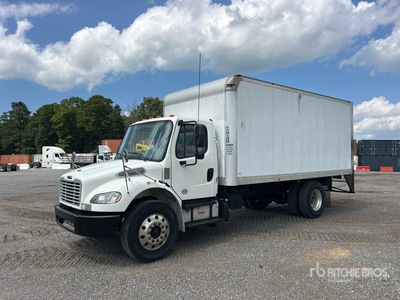 2019 Freightliner M2106 4x2 Furgoneta caja cerrada