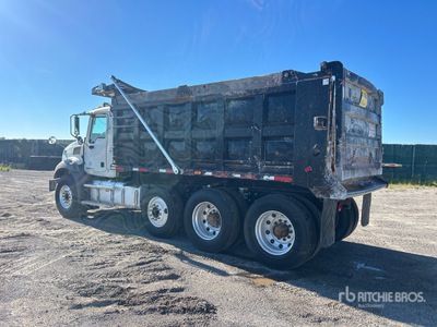 2016 Mack GU813 8x4 Camion à benne basculante Tridem