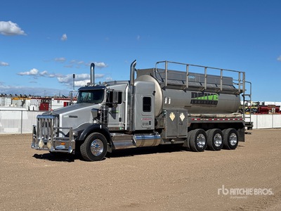 2015 Kenworth T800 22000 L 8x6 Sleeper Tanker Truck