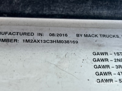 2017 Mack GU813 Wywrotka Tri/A