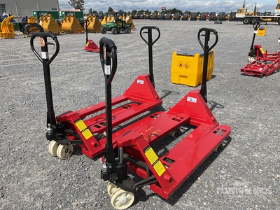 Quantity of (4) 2026 Energy DF3T 6600 lb Lote de Patines Hidraulicos (Sin Usar) / Palettenheber (Unused)