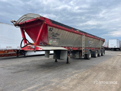 2018 Cross Country Pit Boss 47 ft Quad/A Schubbodenauflieger