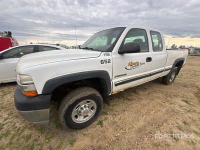 2001 Chevrolet Silverado 2500 HD 4x4 Extended Cab Pickup (Inoperable)