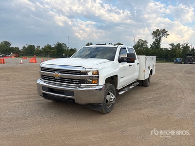 2017 Chevrolet Silverado 3500HD 4x4 Crew Cab Service Truck