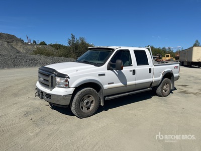 2005 Ford F-350 XL 4x4 Crew Cab Pickup