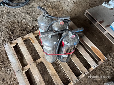 Quantity of (4) Fire Extinguisher Attrezzatura agricola varia