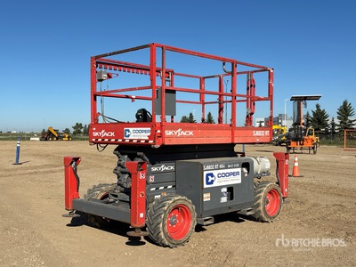2020 Skyjack SJ6832 RT 4x4 Dual Fuel Ascenseur à ciseaux
