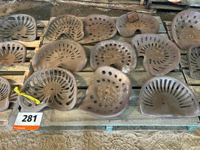 Quantity of (9) Tractor Seat その他 - 店舗 & 倉庫