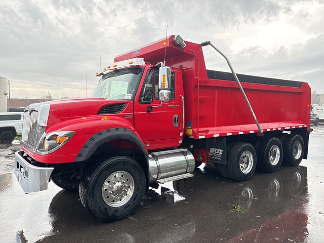 2013 International 7600 8x4 Tri/A Dump Truck