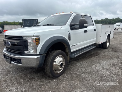 2018 Ford F-550 XL 4x4 Crew Cab Camion utilitaire