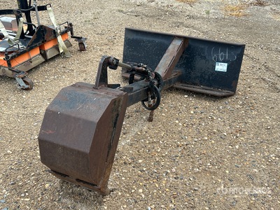45 in 12 inch digging bucket. スキッドステアバックホー