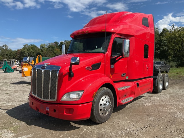 2021 Peterbilt 579 6x4 T/A Sleeper Truck Tractor 2021 Peterbilt 579 6x4 T/A Sleeper Truck Tractor