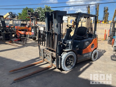 2016 Doosan G25P-5 5000 lb Cushion Tire Forklift