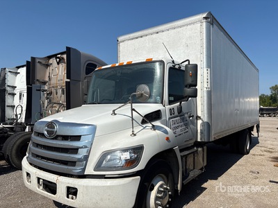 2018 Hino 268 4x2 Camion fourgon