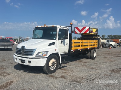 2007 Hino 268 4x2 Attenuator Truck