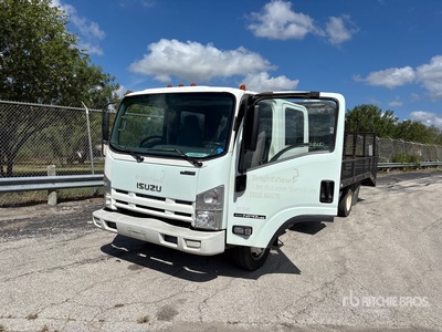 2016 Isuzu NPR Camionnette pour travaux paysagers