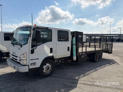 2016 Isuzu NPR 4x2 Crew Cab Autocarro per manutenzione del verde