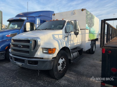 2013 Ford F-750 XL 4x2 Extended Cab Chipper Truck