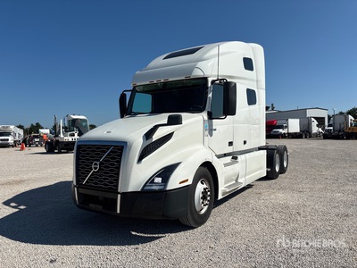 2019 Volvo VNL760 6x4 Ciągnik siodłowy T/A z kabiną sypialną