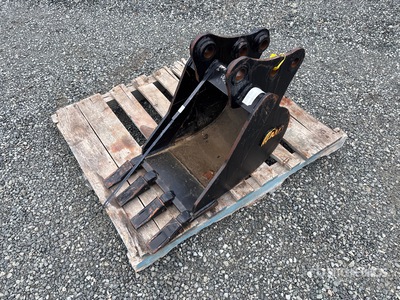 2020 AMI TB230 20 in Digging Excavator Bucket