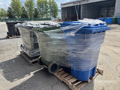 Quantity of (7) Plastic Garbage Bins Divers Autres