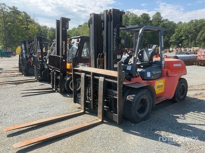 2005 Toyota 7FGU32 13200 lb Forklift