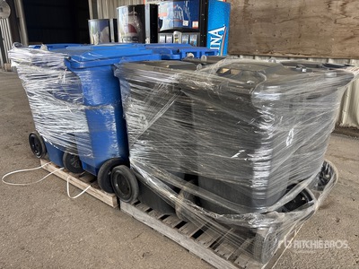Quantity of (8) Plastic Garbage Bins Divers Autres