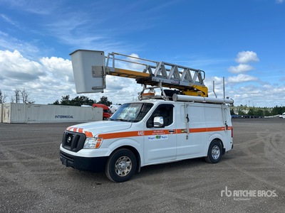 2013 Robert Hydralique RH38D 11.51 m on 2013 Nissan 3500 4x2 Podnośnik koszowy montowany na furgonetce