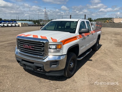 2015 GMC Sierra 2500HD 4x2 Extended Cab Pickup