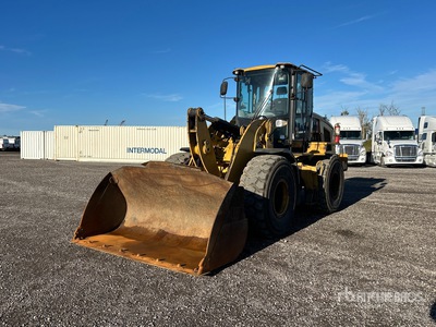 2015 Cat 930K Pala gommata