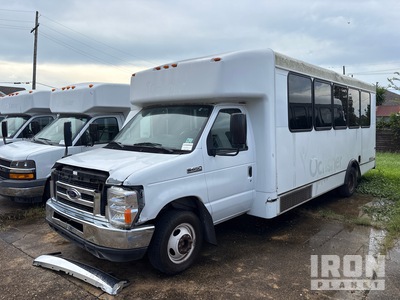 2016 Ford Econoline E-450 4x2 28-Seat Transit Bus