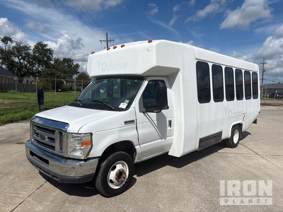 2014 Ford Econoline E-450 4x2 25-Seat Transit Bus