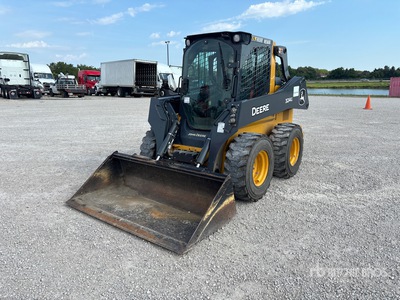 2021 John Deere 324G Two-Speed Ładowarka o sterowaniu burtowym