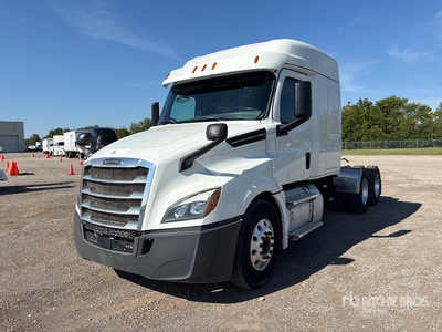 2020 Freightliner Cascadia 126 6x4 تراكتور شاحنة كابينة النوم (ثنائية المحور)
